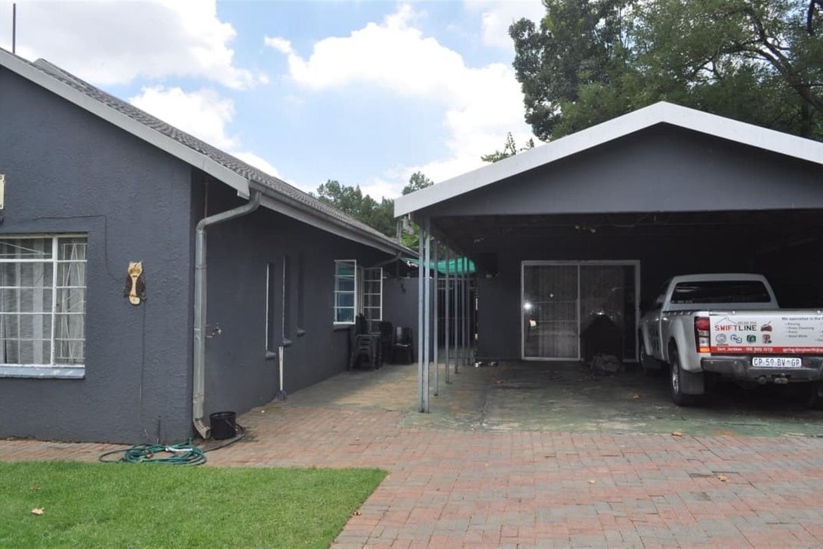 Charming 3-Bedroom Family Home For Sale In Sasolburg Central - Photo 2