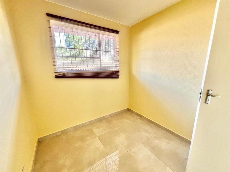 2 Bed 1 Bath 1 Apartment For Sale in Ferndale, Randburg - Photo 9