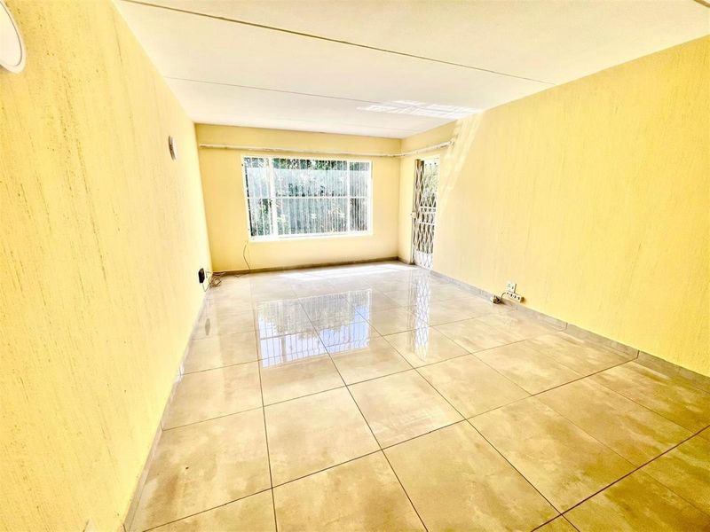 2 Bed 1 Bath 1 Apartment For Sale in Ferndale, Randburg - Photo 6