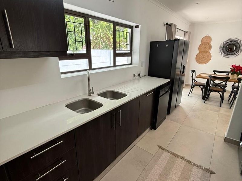 House available in Middedorp, Langebaan - Photo 3