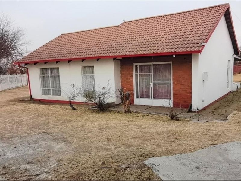 House For Sale in Thistle Grove, Kinross, Secunda - Photo 2