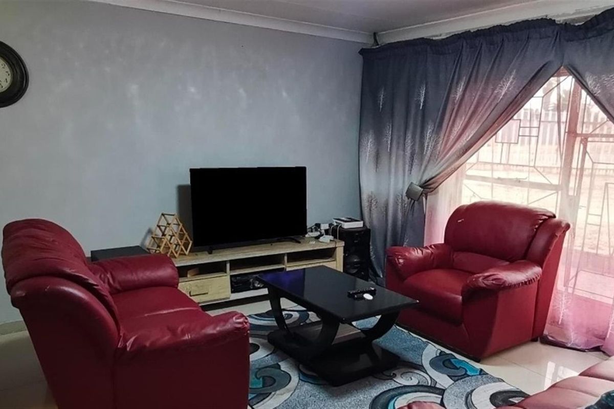 House For Sale in Thistle Grove, Kinross, Secunda - Photo 4