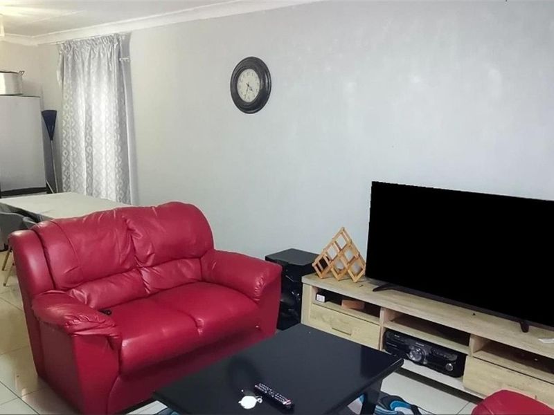 House For Sale in Thistle Grove, Kinross, Secunda - Photo 3