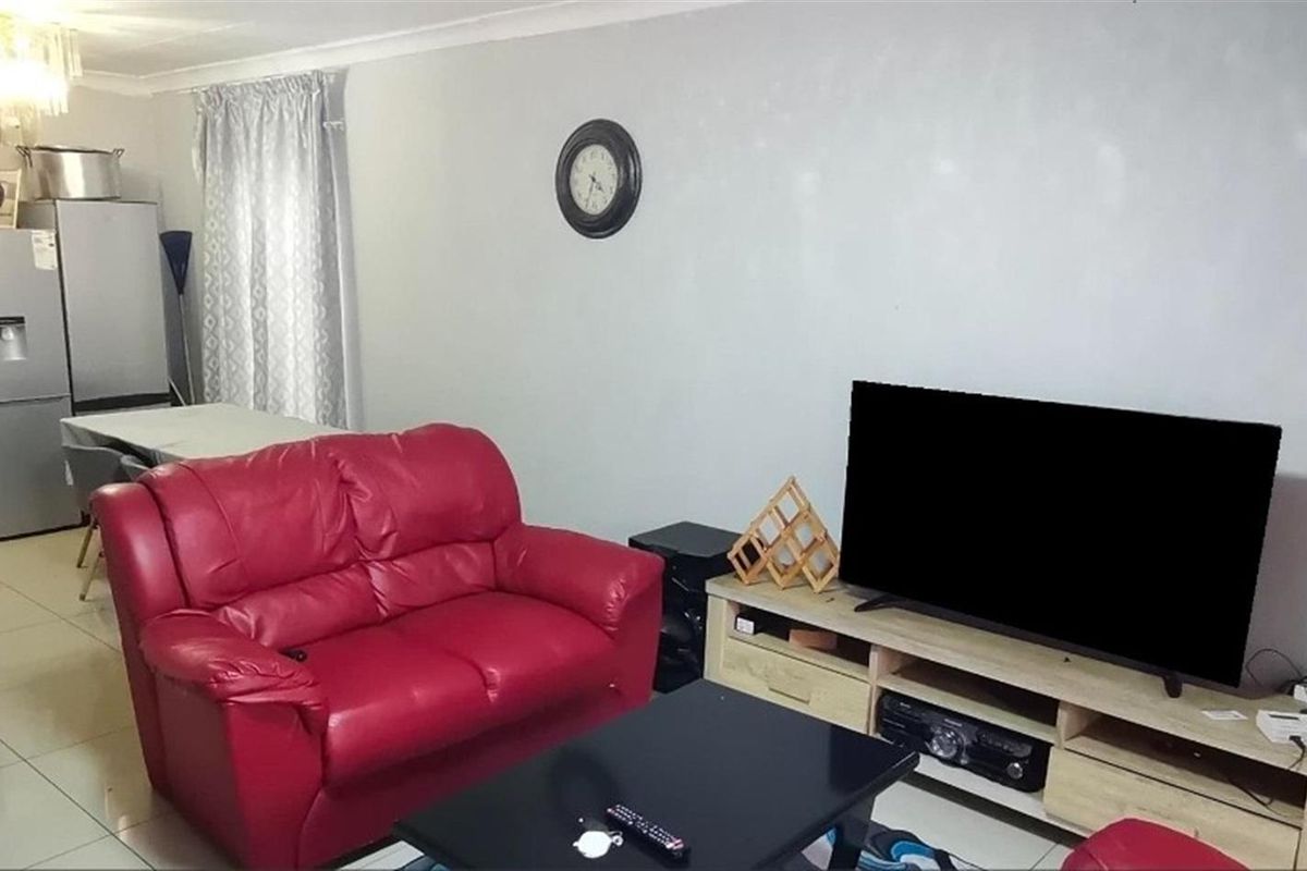 House For Sale in Thistle Grove, Kinross, Secunda - Photo 3