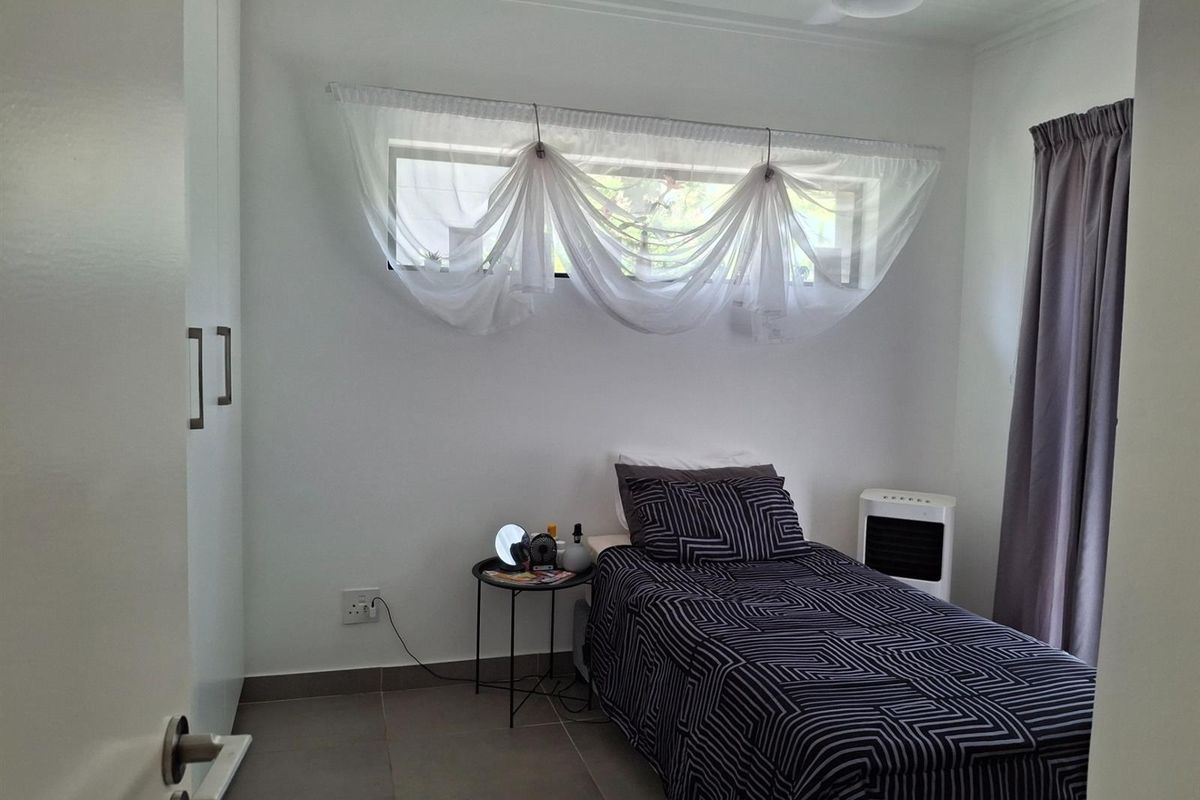 Spacious 3-Bedroom Ground-Floor Apartment in Sought-After Ballito Village - Photo 5