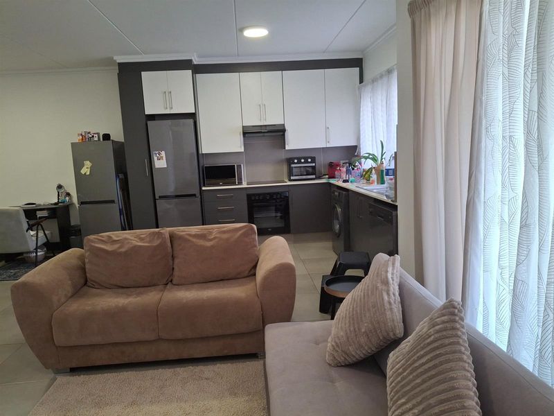 Spacious 3-Bedroom Ground-Floor Apartment in Sought-After Ballito Village - Photo 3