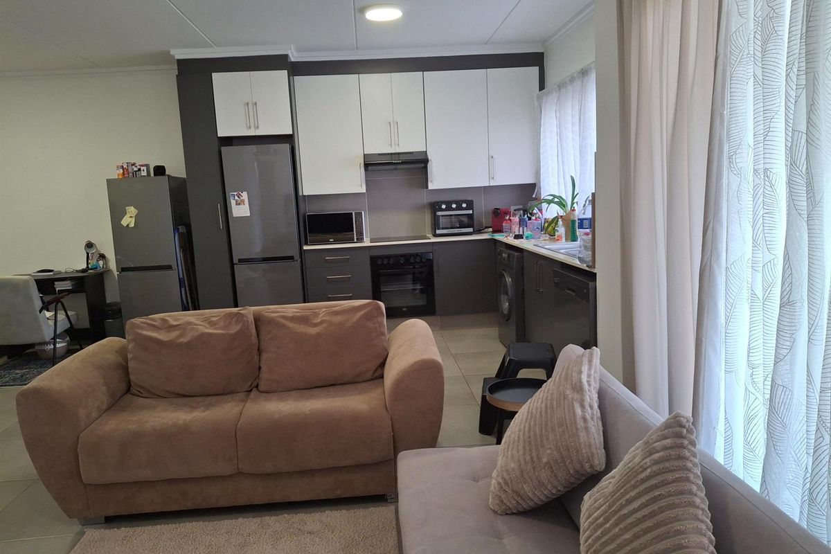 Spacious 3-Bedroom Ground-Floor Apartment in Sought-After Ballito Village - Photo 3