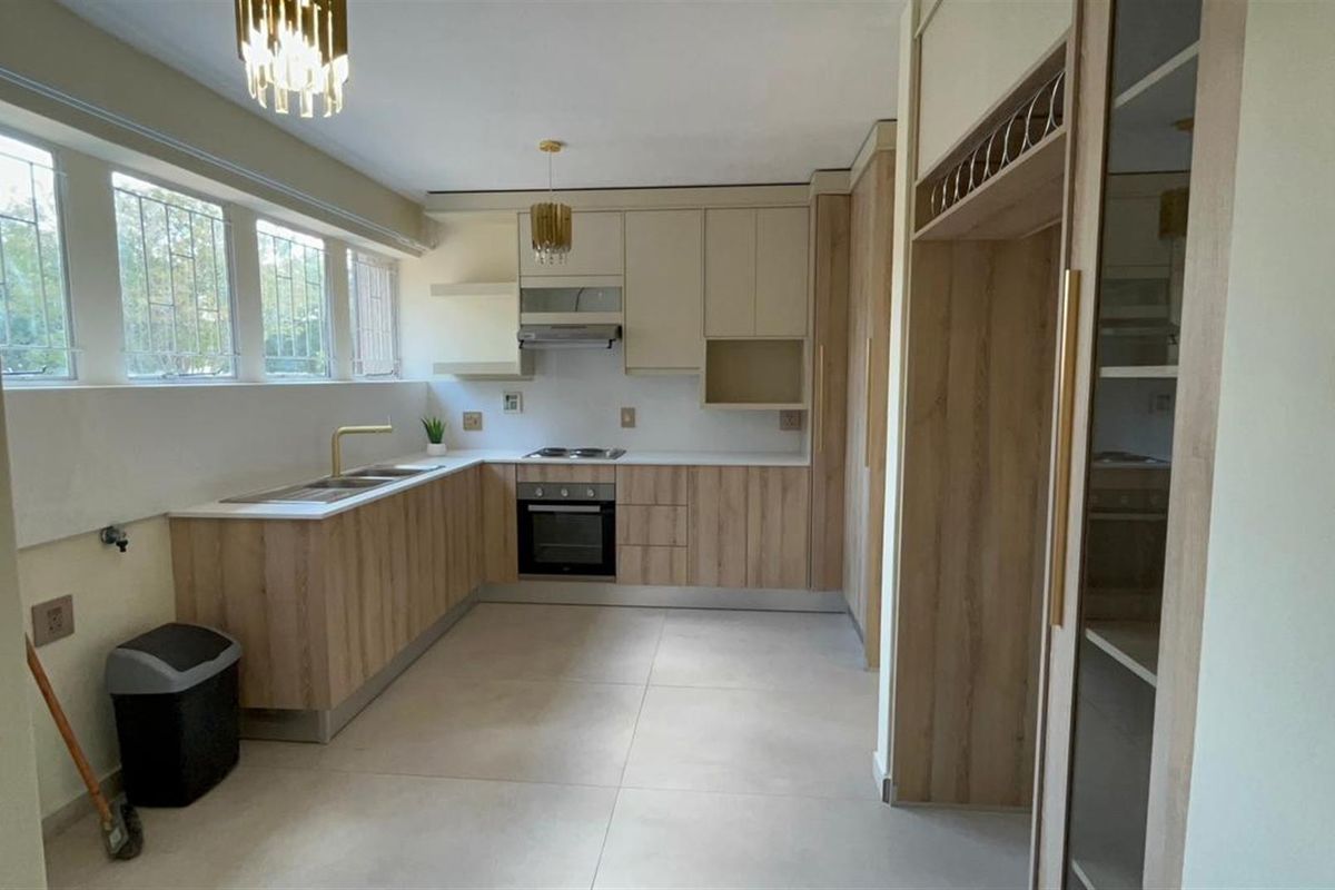 3-Bedroom Townhouse For Sale in Sasolburg Central, Sasolburg - Photo 3