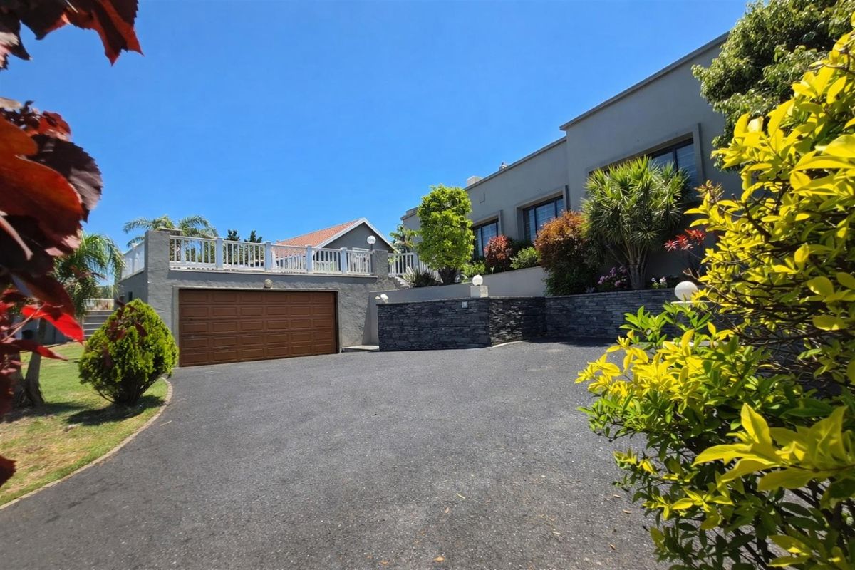 Spectacular 5 bedroom, 3 bathroom home with Panoramic Sea views - Photo 3