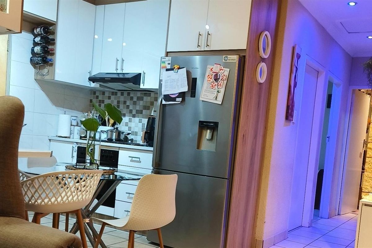 House For Sale in Leopard's Rest Security Estate, Albertsdal, Alberton - Photo 2