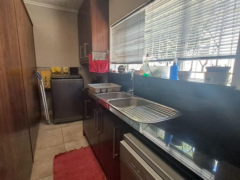 3 Bedroom House For Sale in Amandelrug, Malmesbury - Photo 10