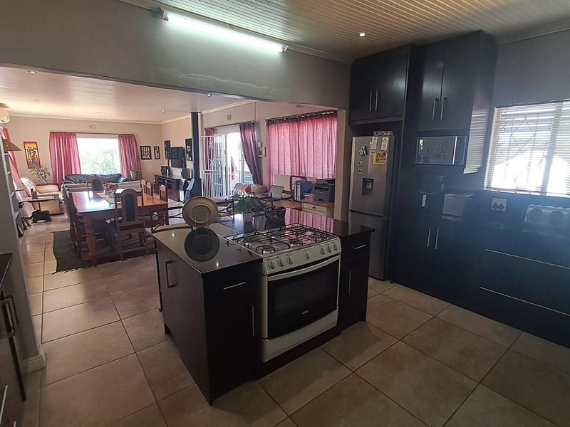 3 Bedroom House For Sale in Amandelrug, Malmesbury - Photo 9