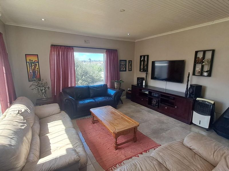 3 Bedroom House For Sale in Amandelrug, Malmesbury - Photo 5