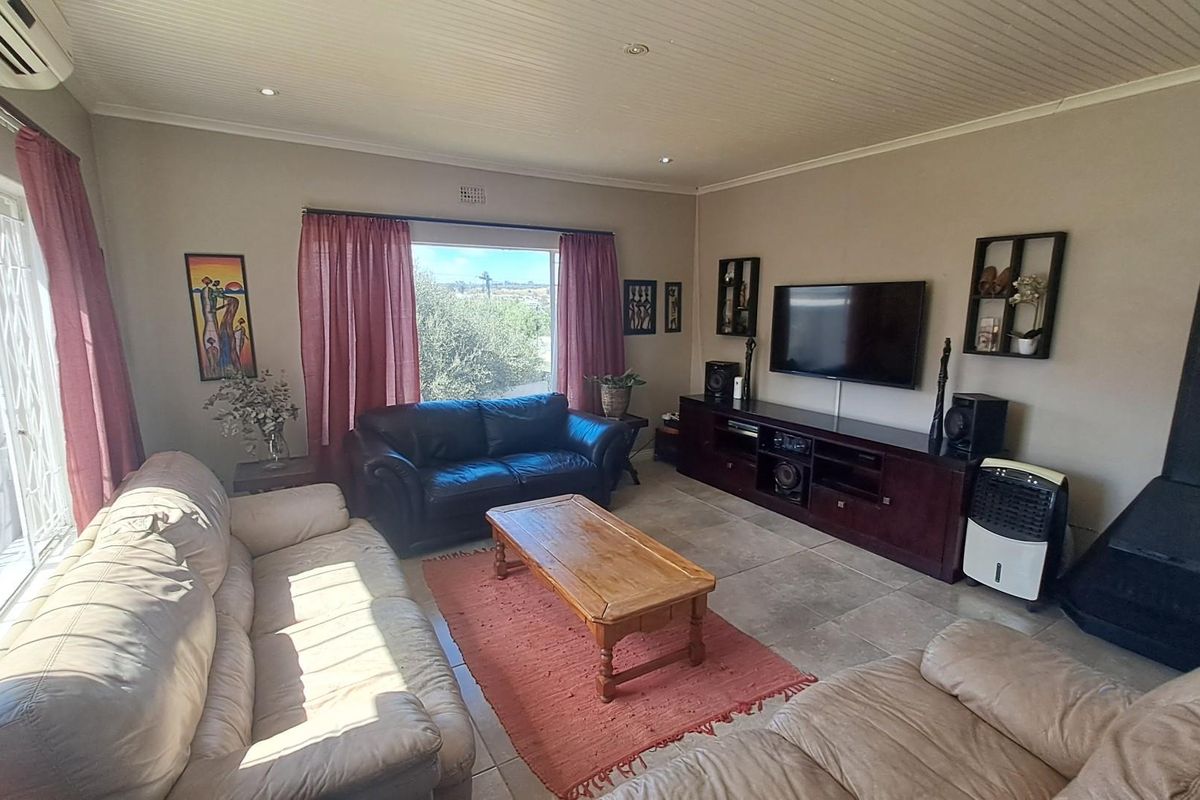 3 Bedroom House For Sale in Amandelrug, Malmesbury - Photo 5