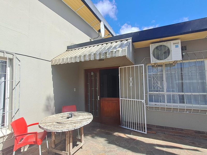 3 Bedroom House For Sale in Amandelrug, Malmesbury - Photo 3