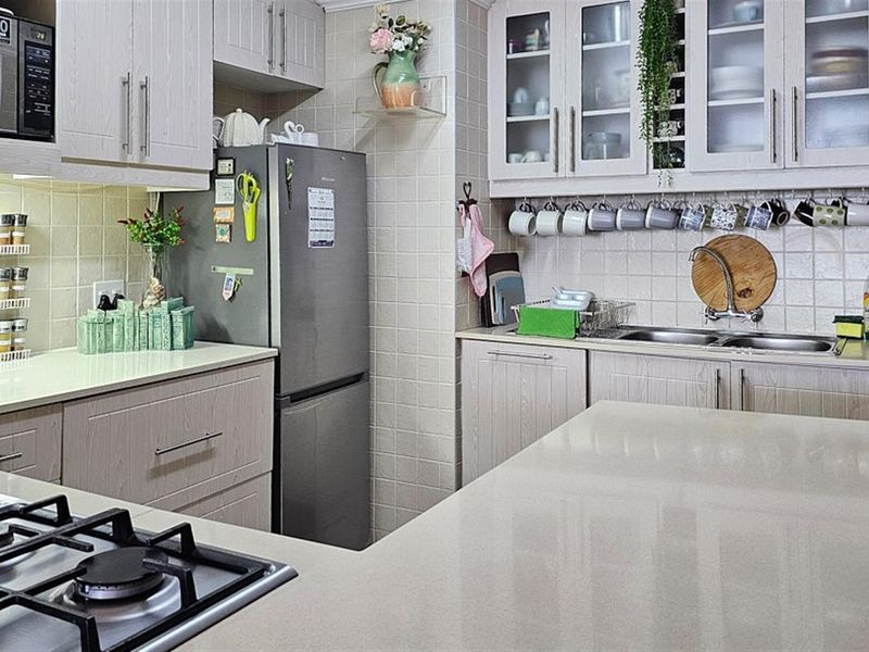 Pristine, Wheelchair Friendly Ocean Living - Photo 4