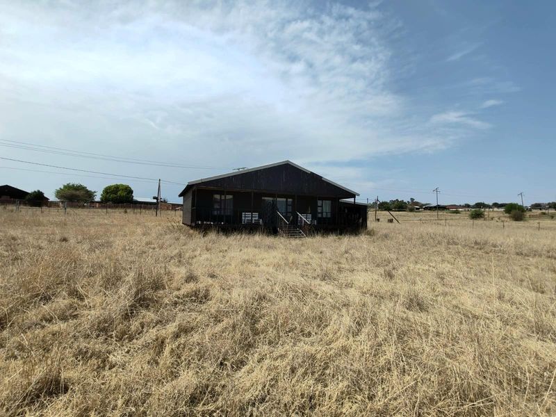 House For Sale in Oranjeville - Photo 2