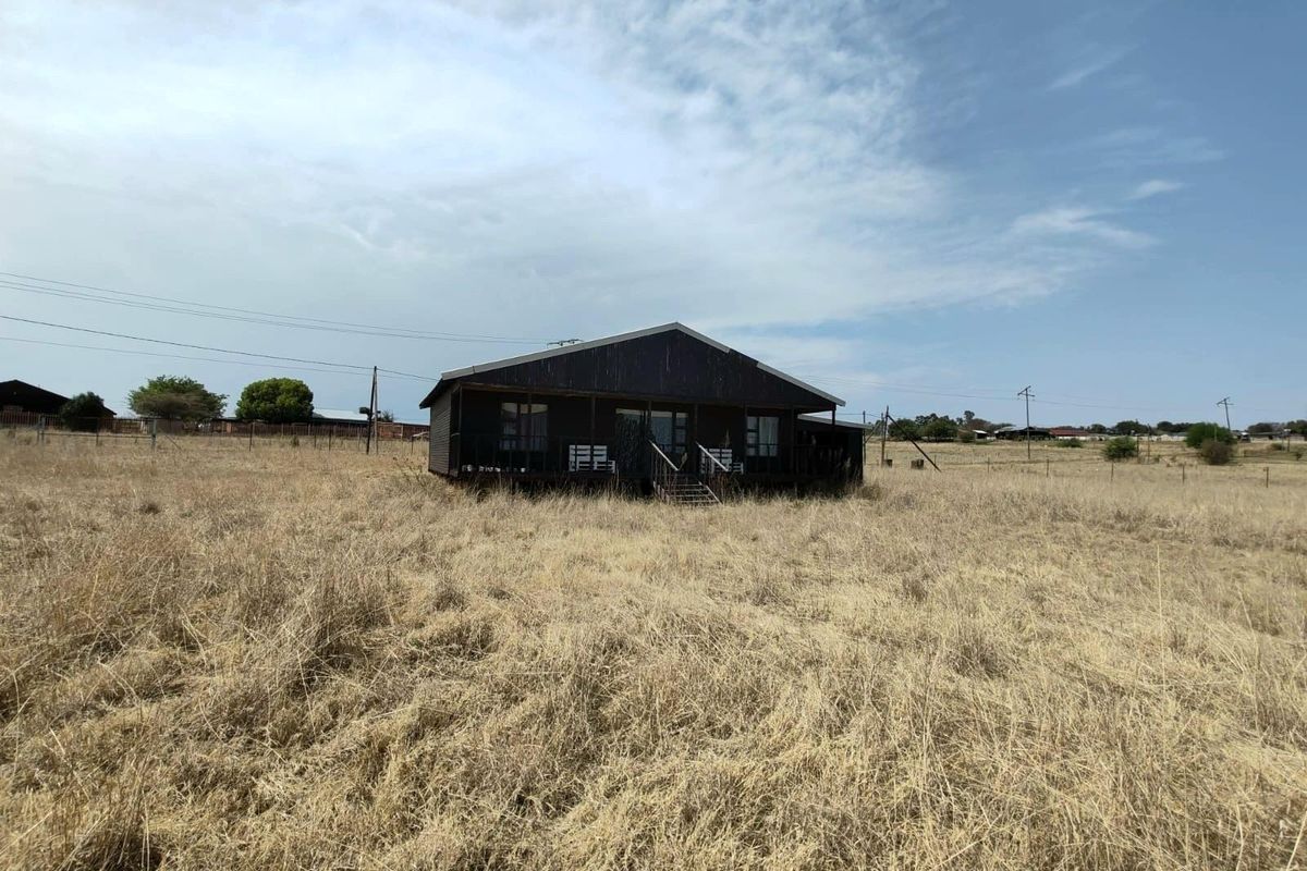 House For Sale in Oranjeville - Photo 2