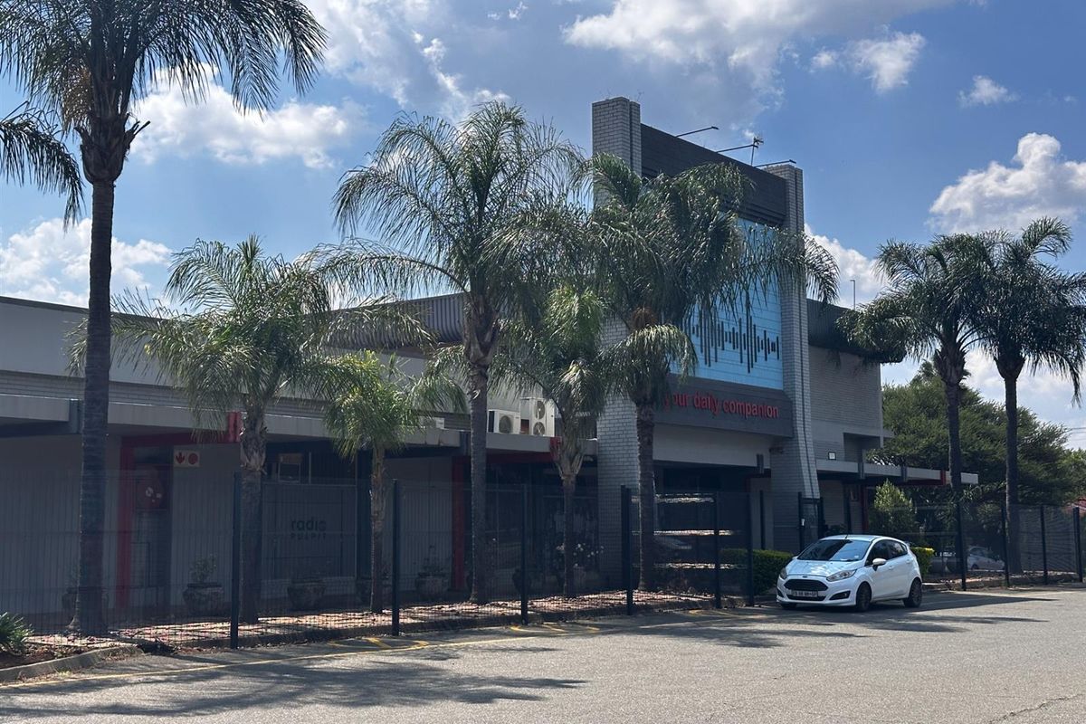 Commercial Property For Sale in Kilner Park, Pretoria - Photo 2