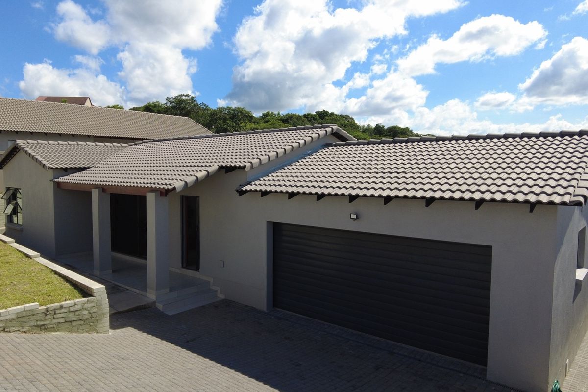 Elegant 3-Bedroom Home with Stunning Views in Secure Intaba Estate - Photo 5