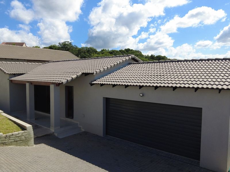 Elegant 3-Bedroom Home with Stunning Views in Secure Intaba Estate - Photo 5