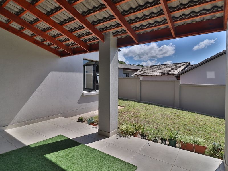 Elegant 3-Bedroom Home with Stunning Views in Secure Intaba Estate - Photo 6