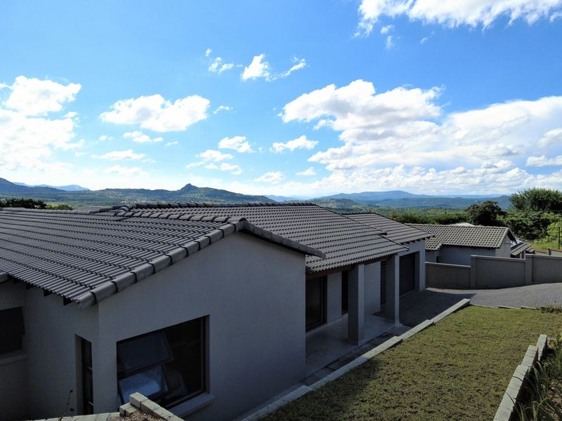Elegant 3-Bedroom Home with Stunning Views in Secure Intaba Estate - Photo 3