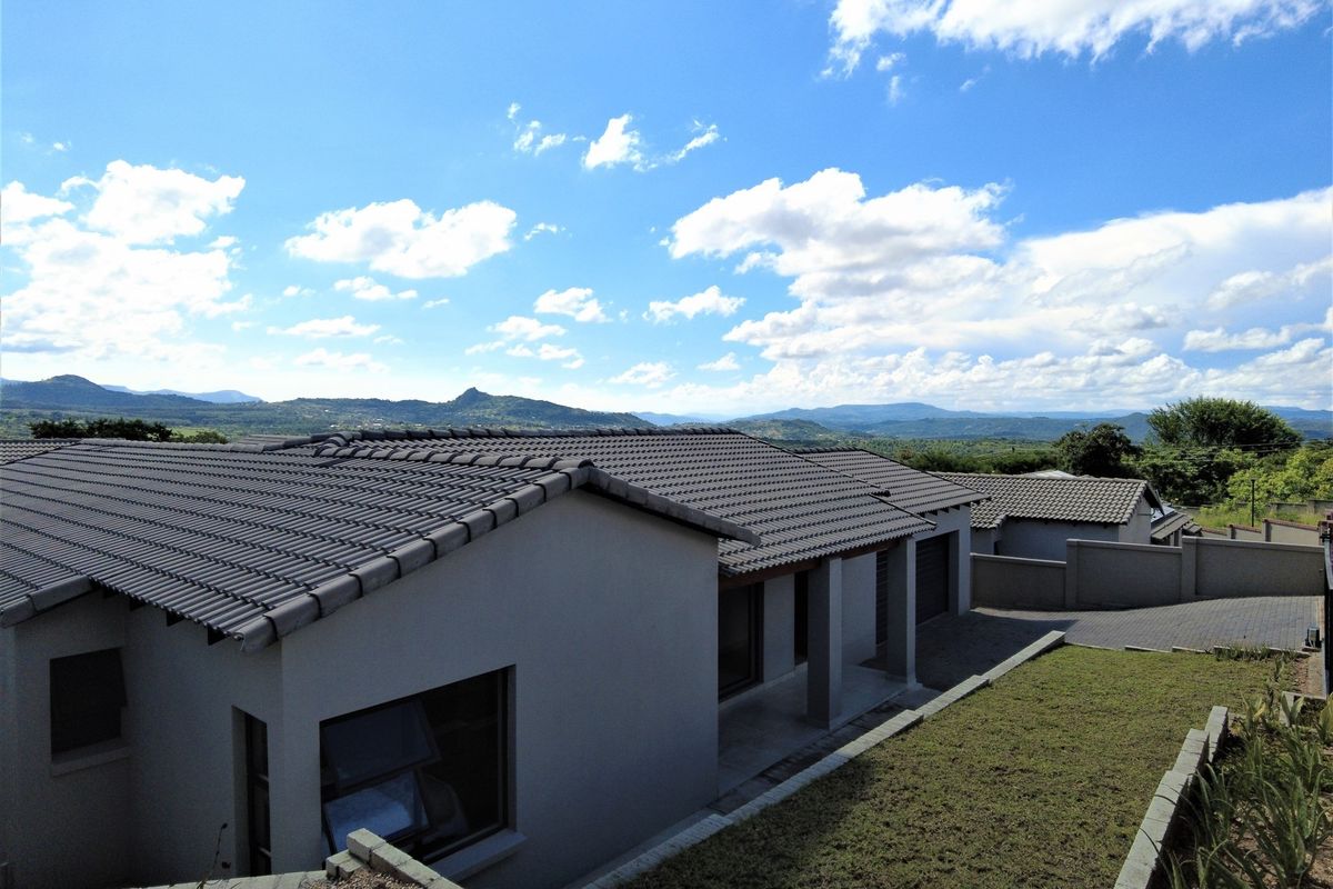 Elegant 3-Bedroom Home with Stunning Views in Secure Intaba Estate - Photo 3
