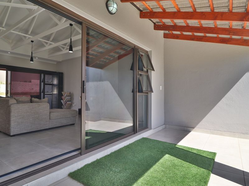 Elegant 3-Bedroom Home with Stunning Views in Secure Intaba Estate - Photo 9