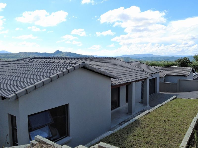 Elegant 3-Bedroom Home with Stunning Views in Secure Intaba Estate - Photo 4