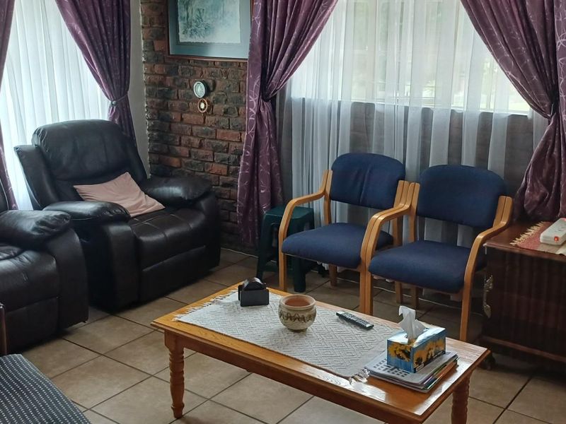 House For Sale in Secunda - Photo 6