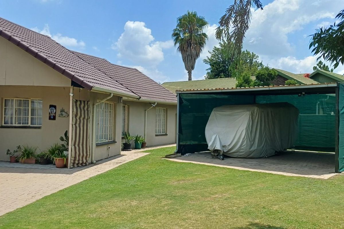 House For Sale in Secunda - Photo 3