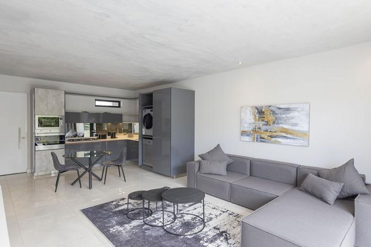 TO LET - Furnished 1 Bed Apartment To Rent in Houghton Estate, Johannesburg - Photo 2