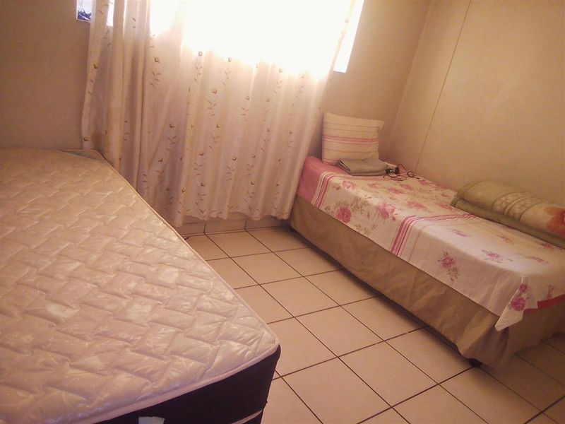 Rooms available in a student accommodation in Sunnyside - Photo 6