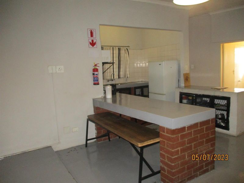 Student Rooms for Sale in Braamfontein - Photo 2
