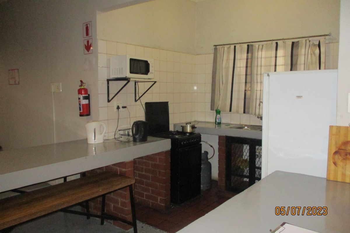 Student Rooms for Sale in Braamfontein - Photo 3
