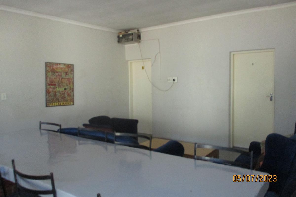 Student Rooms for Sale in Braamfontein - Photo 4