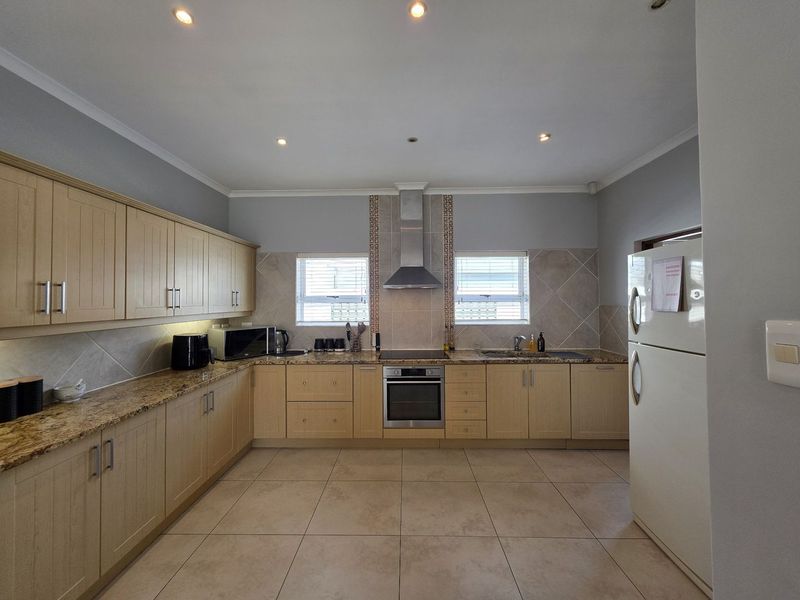 House For Sale in Fountains Estate, Jeffreys Bay - Photo 3