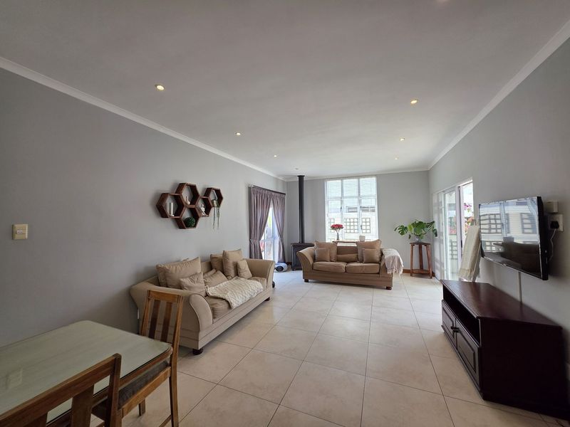 House For Sale in Fountains Estate, Jeffreys Bay - Photo 7