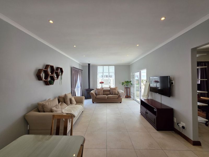 House For Sale in Fountains Estate, Jeffreys Bay - Photo 6