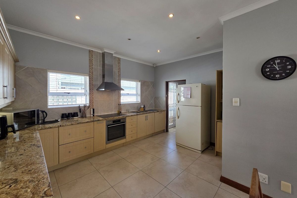 House For Sale in Fountains Estate, Jeffreys Bay - Photo 2