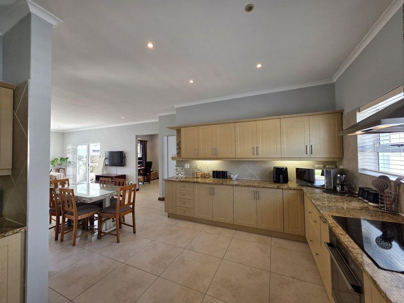 House For Sale in Fountains Estate, Jeffreys Bay - Photo 5