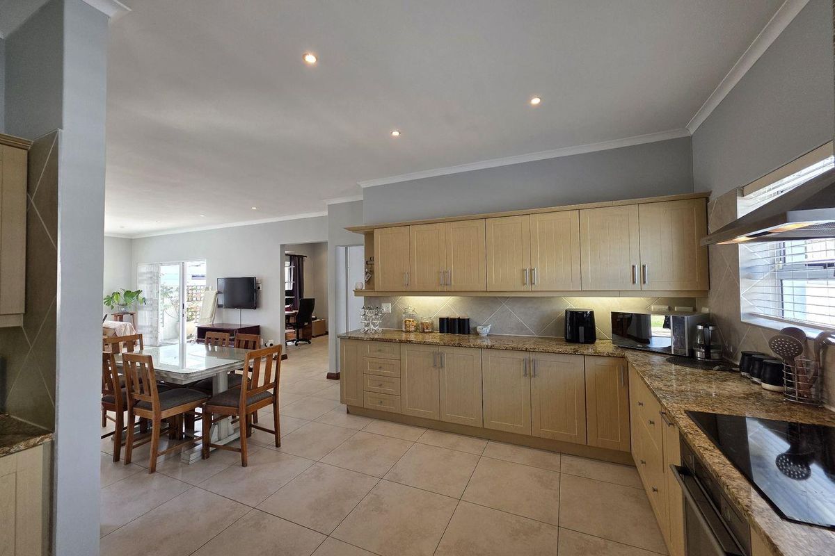 House For Sale in Fountains Estate, Jeffreys Bay - Photo 5