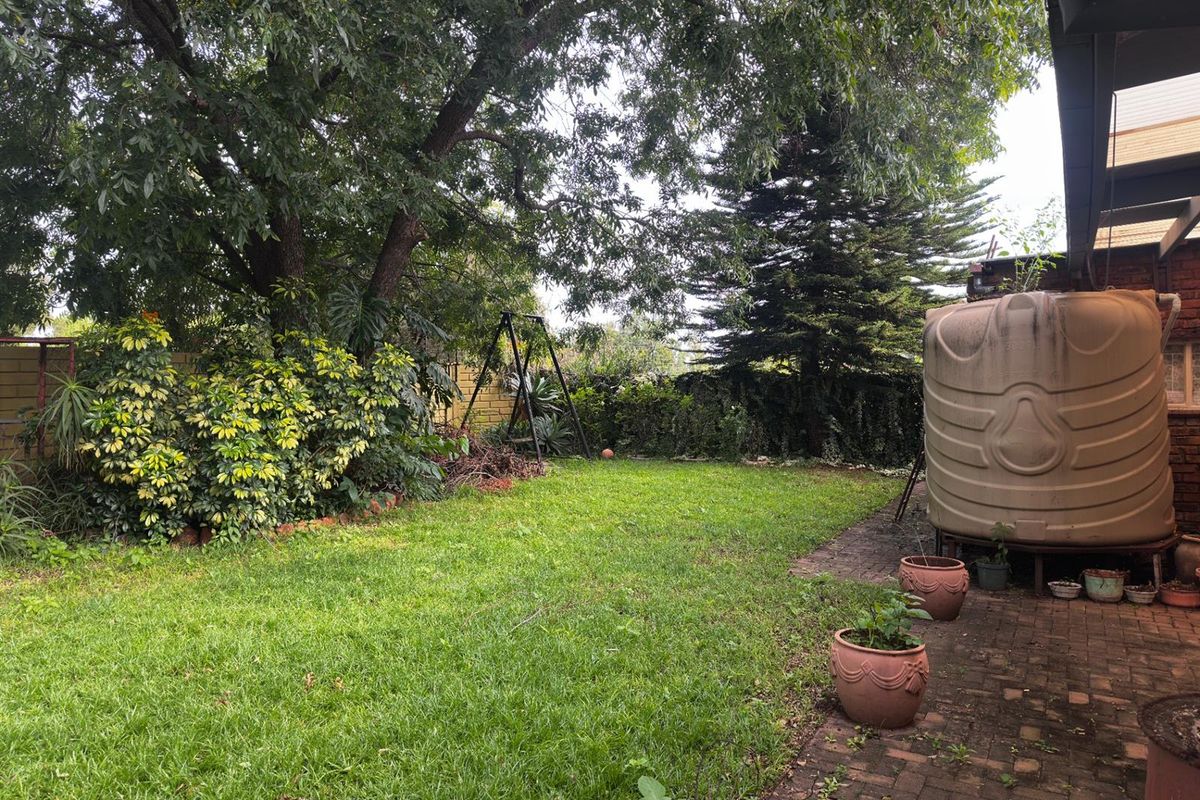 House For Sale in East Lynne, Pretoria - Photo 3