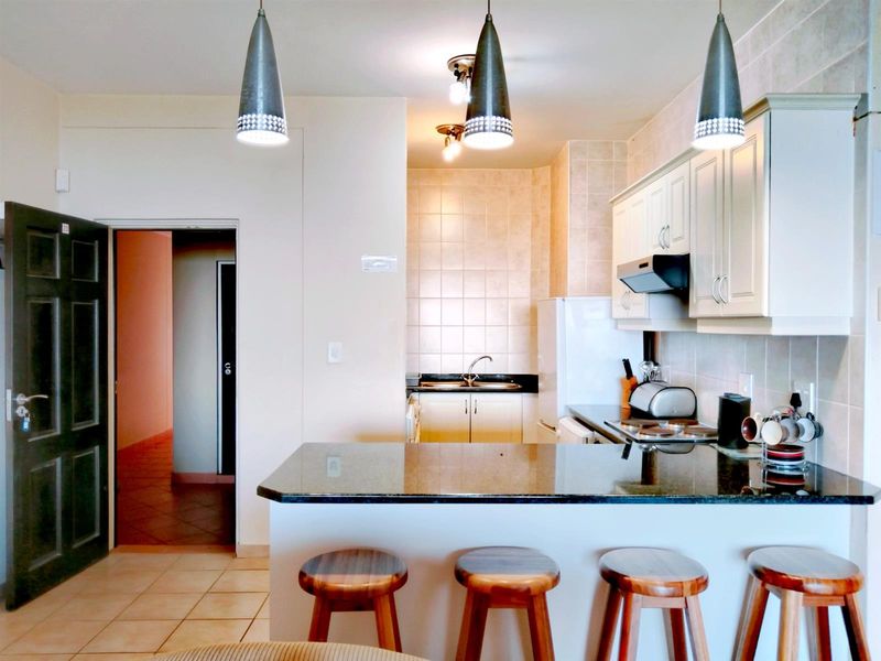 Furnished ground floor apartment with a view - Photo 9