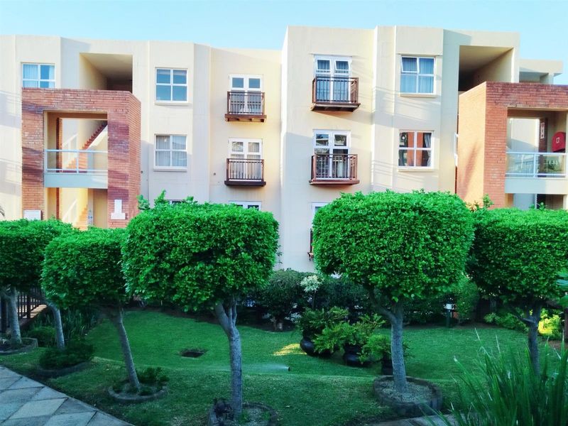 Furnished ground floor apartment with a view - Photo 4