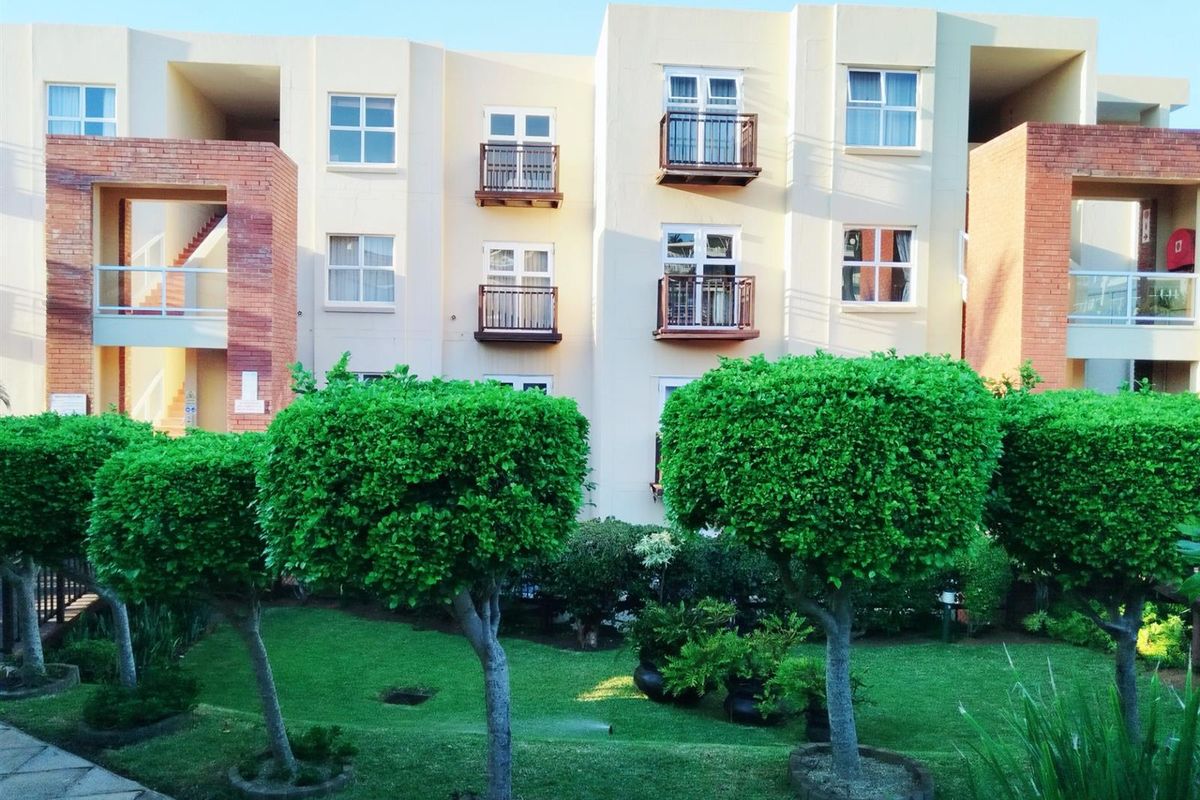 Furnished ground floor apartment with a view - Photo 4