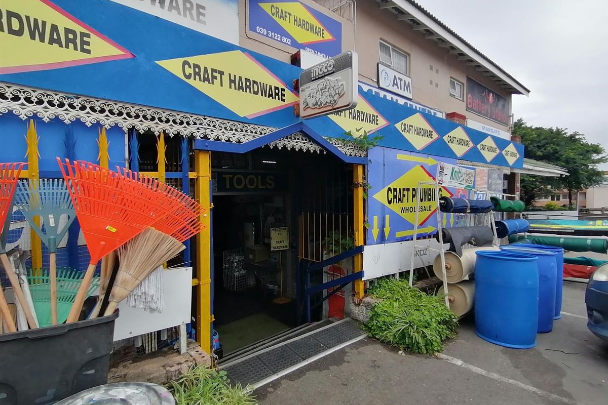 Manaba Business Hub. Established Hardware Store and Timber warehouse | 294 m2 - Photo 2