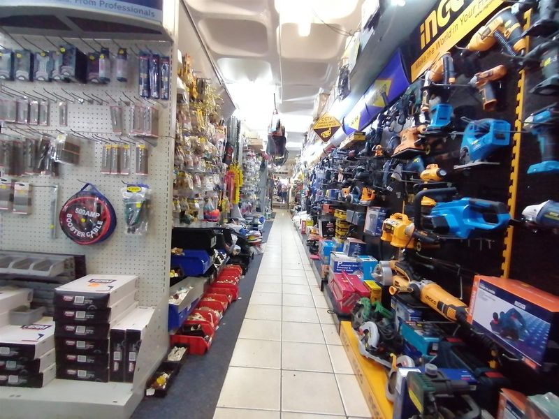 Manaba Business Hub. Established Hardware Store - Going Concern | 251 m2 - Photo 5