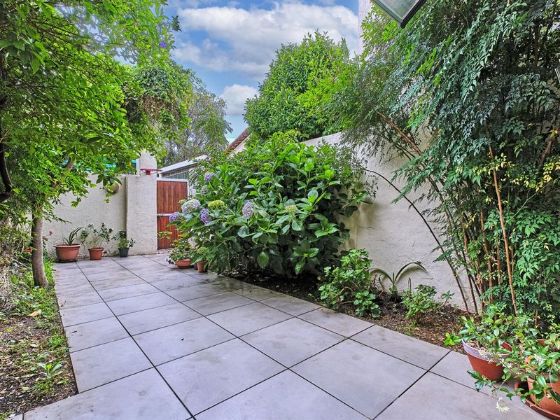 Location, location, location - Photo 2